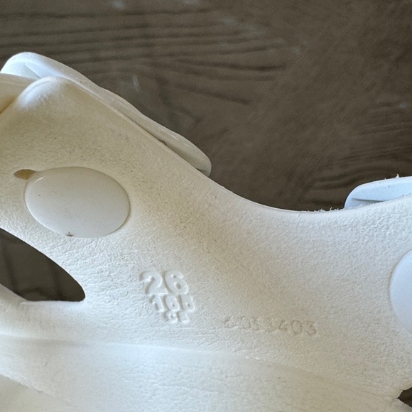 Birkenstock Kids Cream Sandals Size 26 - Picture 11 of 11